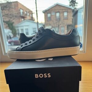 Boss Men's Black and White Sneakers